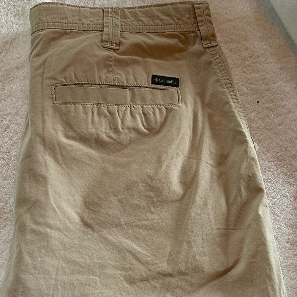 Columbia Men’s Shorts Khaki 36
